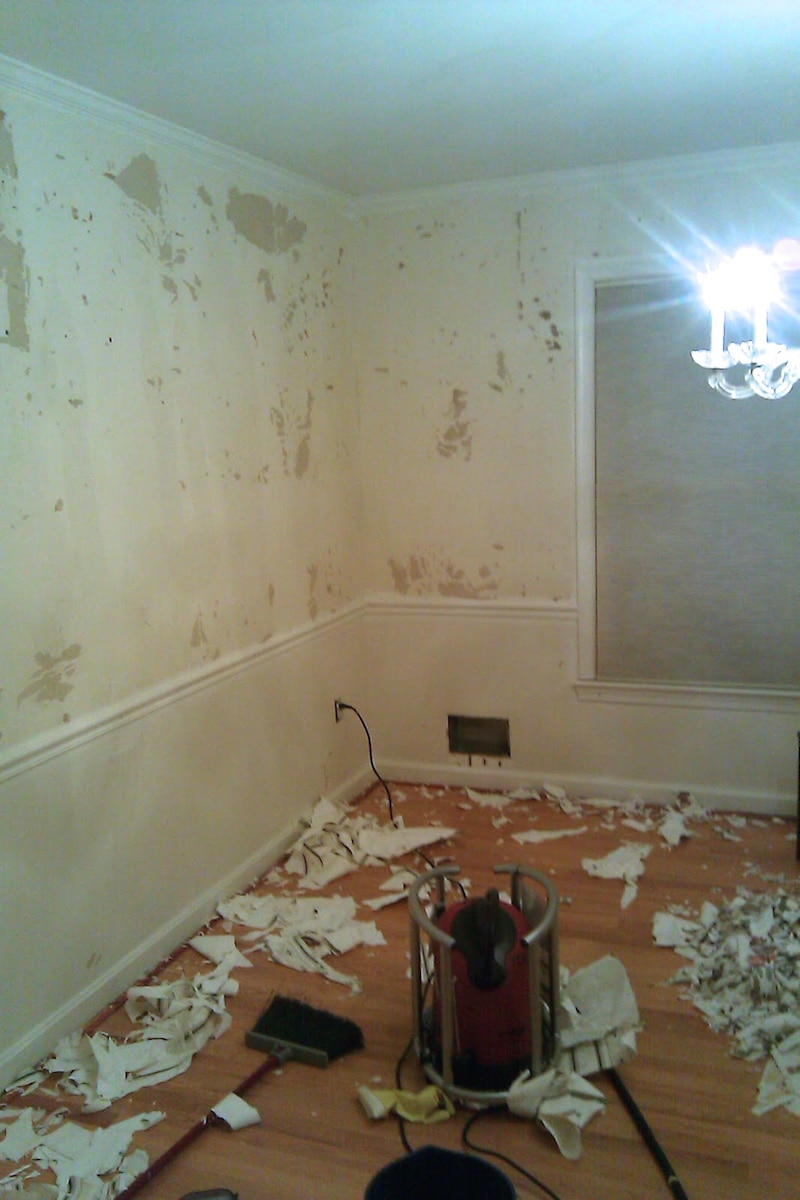 Dining room wallpaper removal