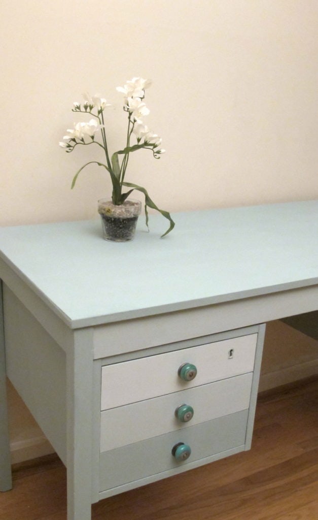 You'd never believe this desk was found next to the dumpster