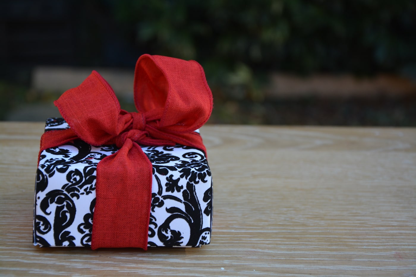 How to Make a Gift Box Out of Scrapbook Paper