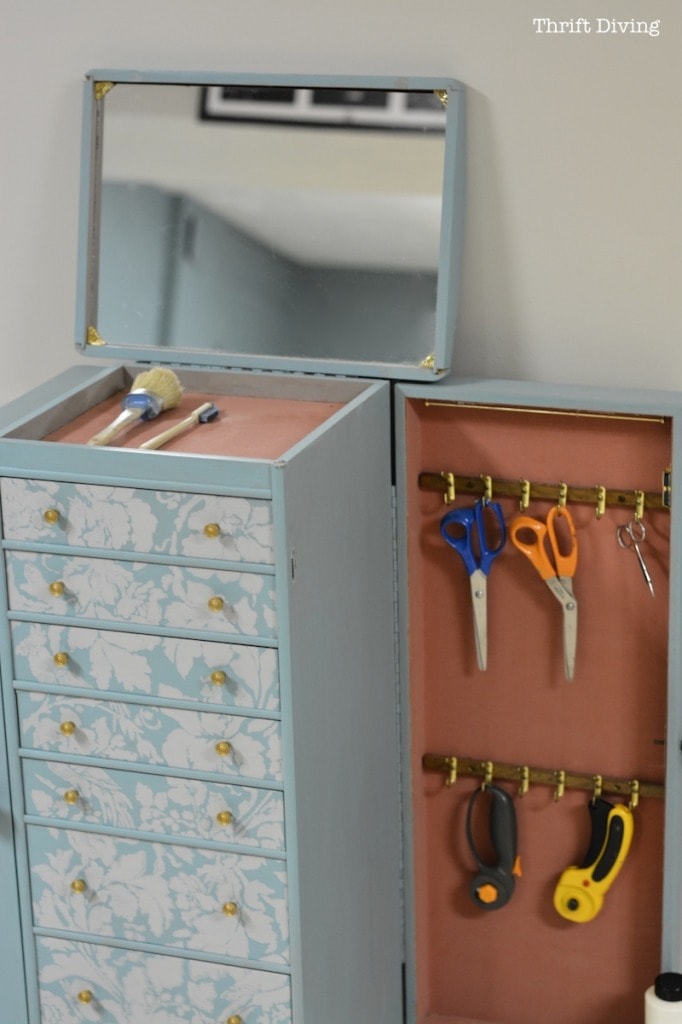 Make a DIY Tool Chest From an Old Jewelry Box_0146
