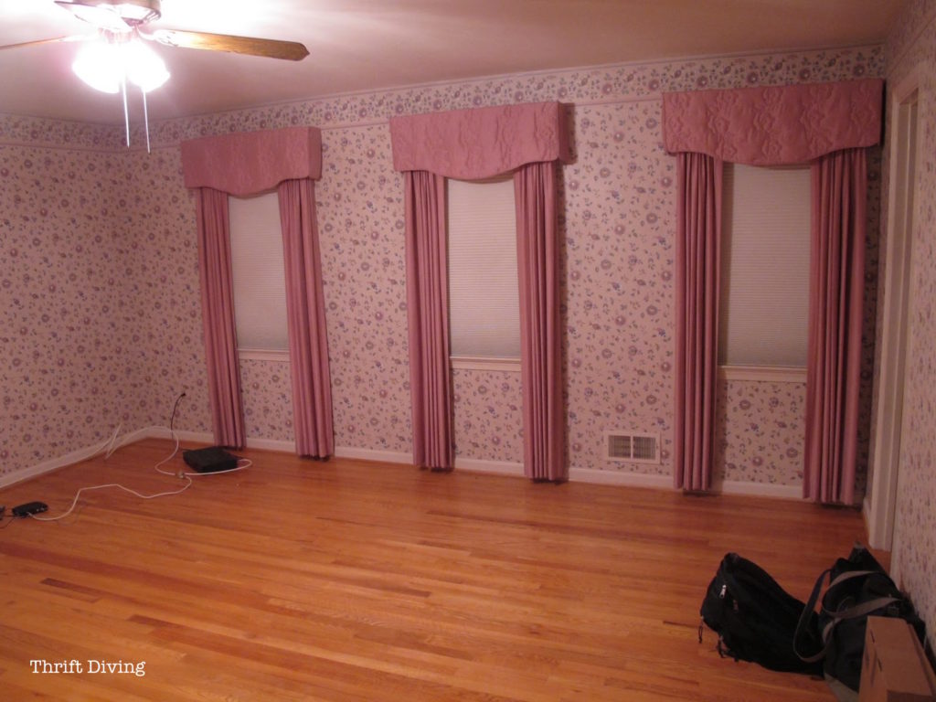 Master bedroom makeover before and after - 1970's bedroom with old wallpaper. - Thrift Diving