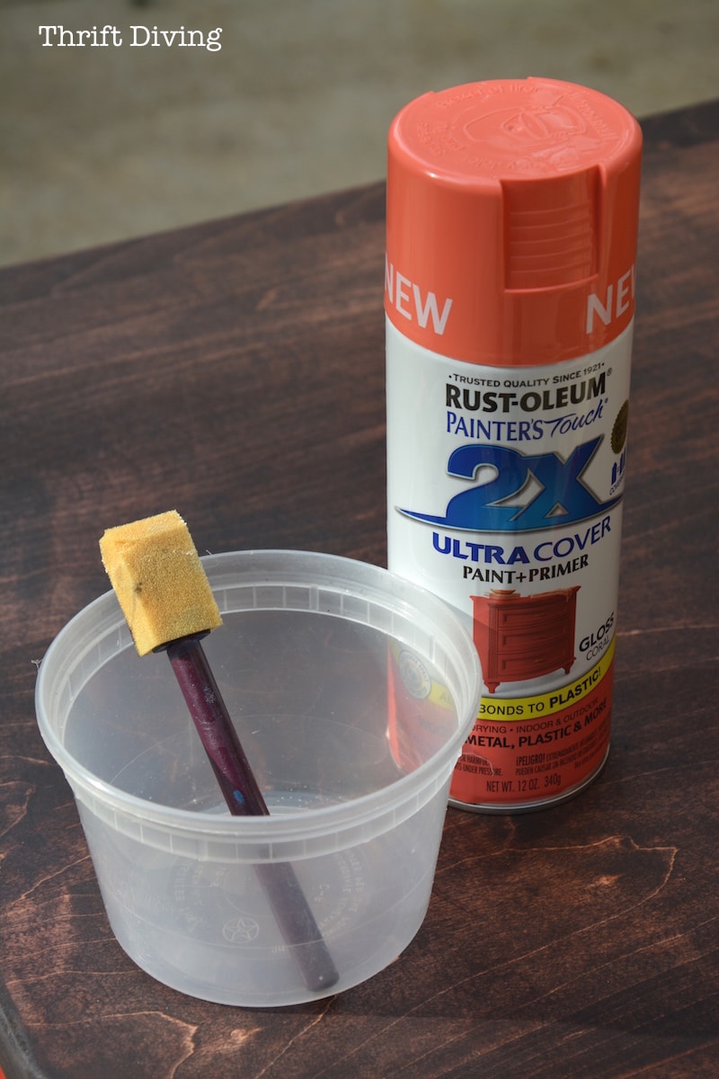 How to Paint a Rubber Custom Welcome Mat - Use an old container to collect paint in the container. - Thrift Diving 