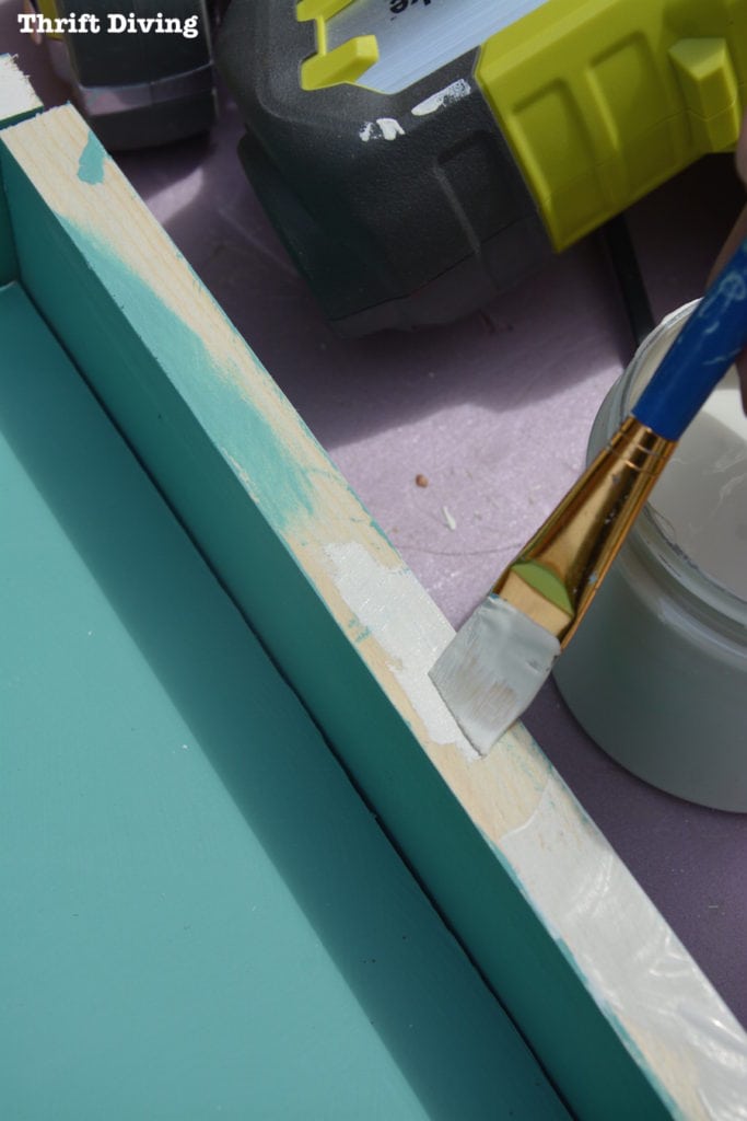 how-to-make-a-DIY-serving-tray-paint-the-edges