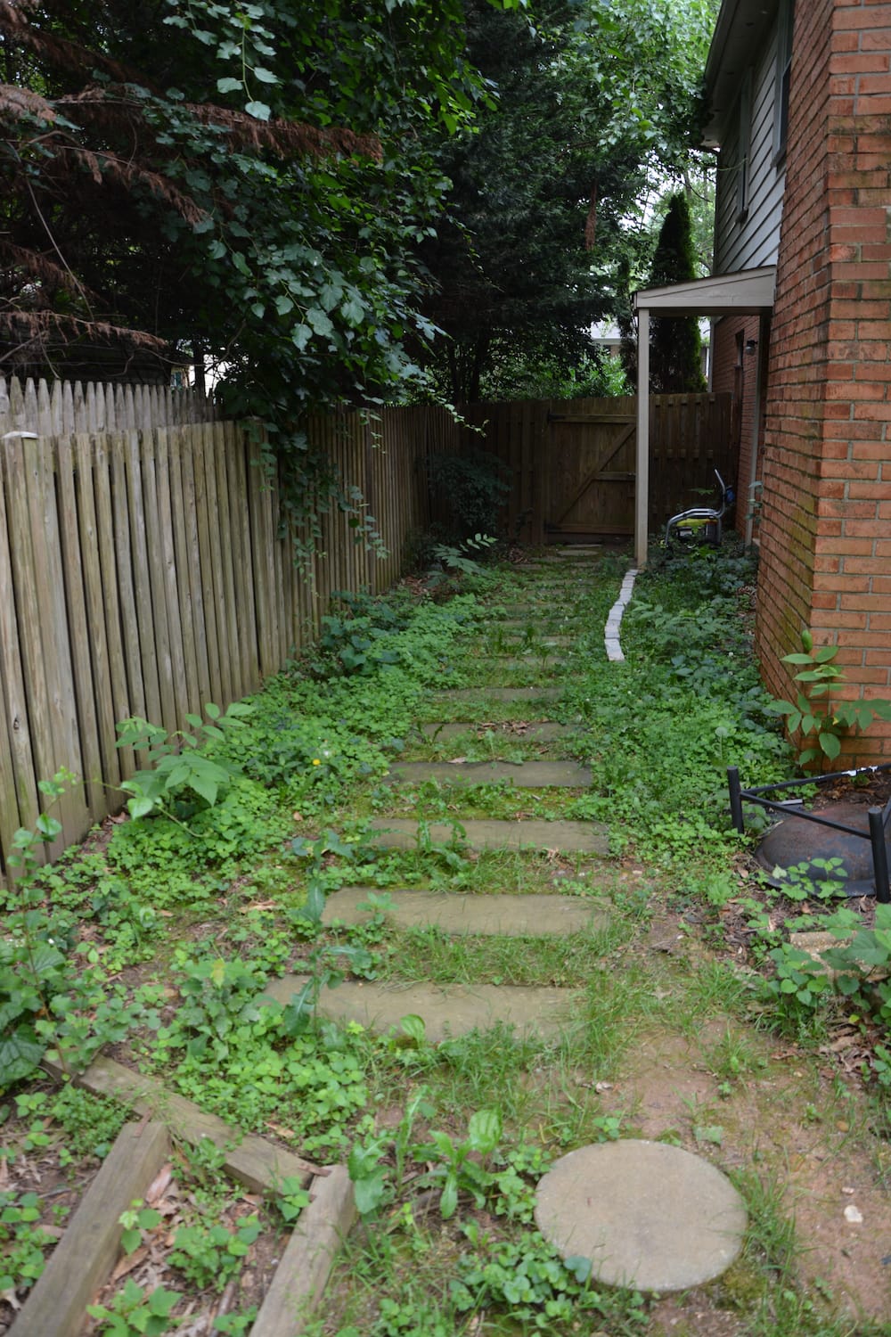 How to create a DIY stone walkway - BEFORE - Thrift Diving