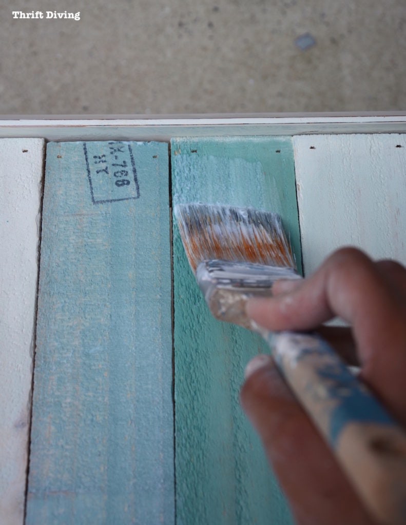 How to Upcycle a Picture Frame and Pallets_5051