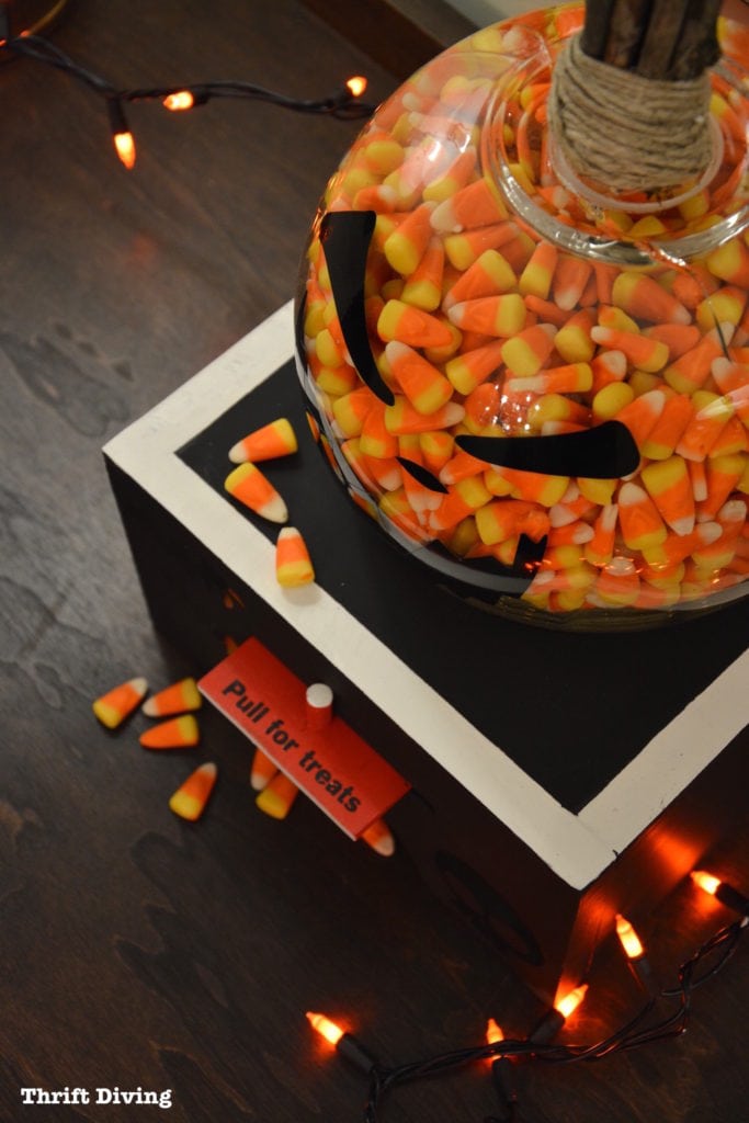 How-to-make-DIY-candy-dispenser-for-Halloween-Add candy