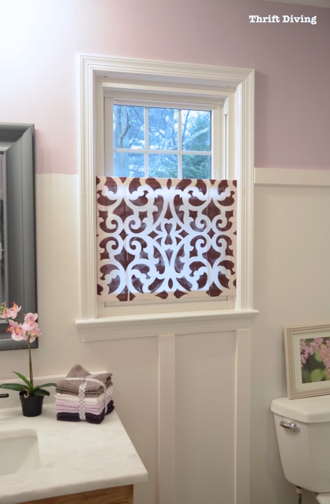 How to make a DIY privacy screen for the window - Privacy window screen can be moved up or down. - Thrift Diving