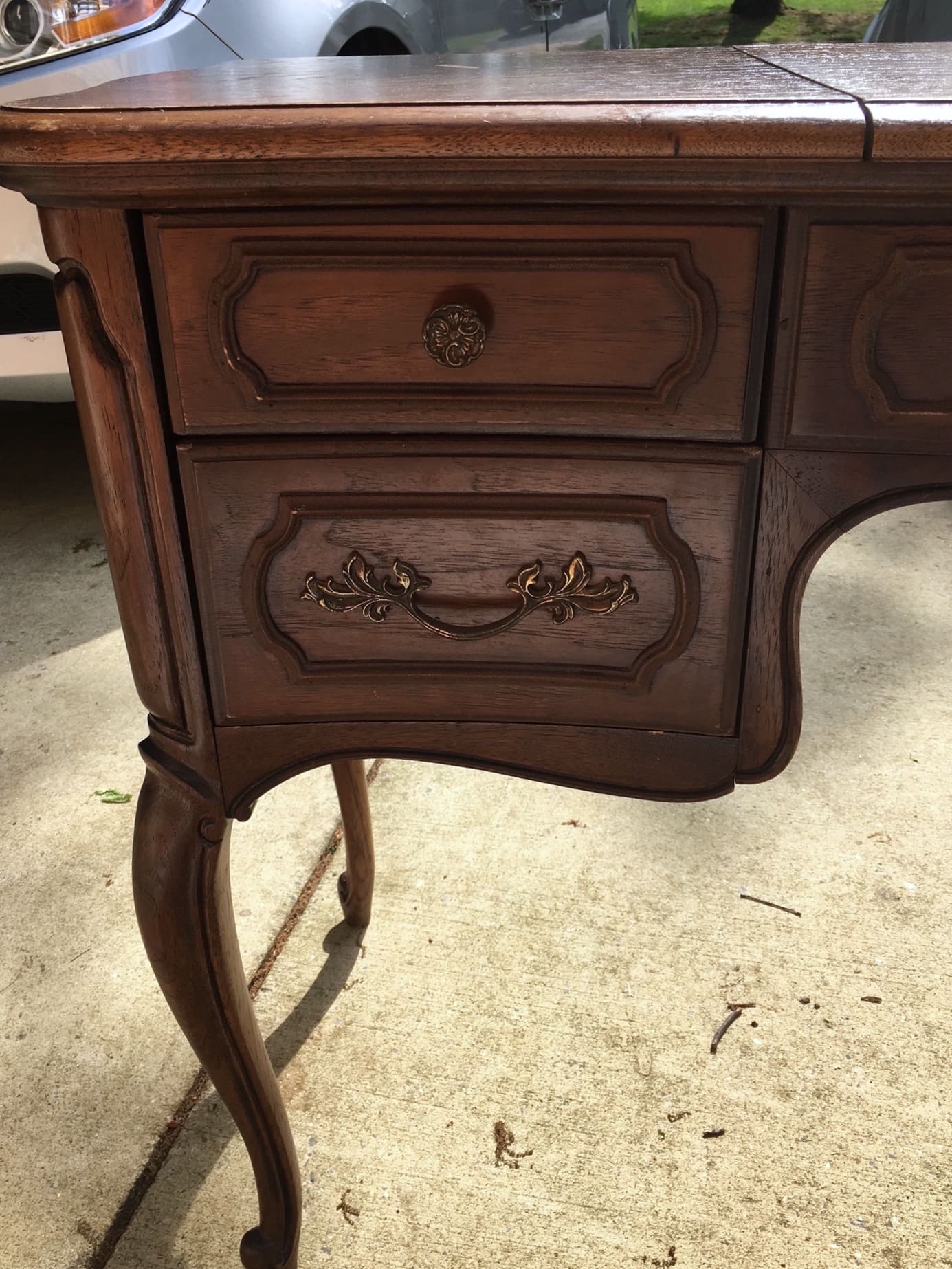 French Provincial vanity makeover - French Provincial handles and pulls. - Thrift Diving