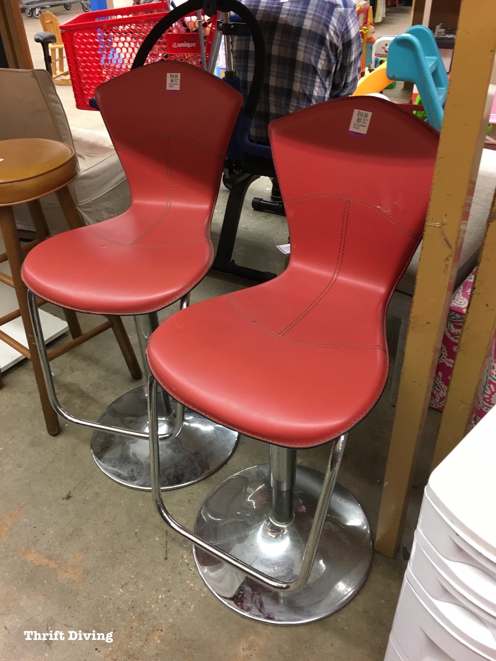 How to Shop Thrift Stores - Leather stools - Thrift Diving