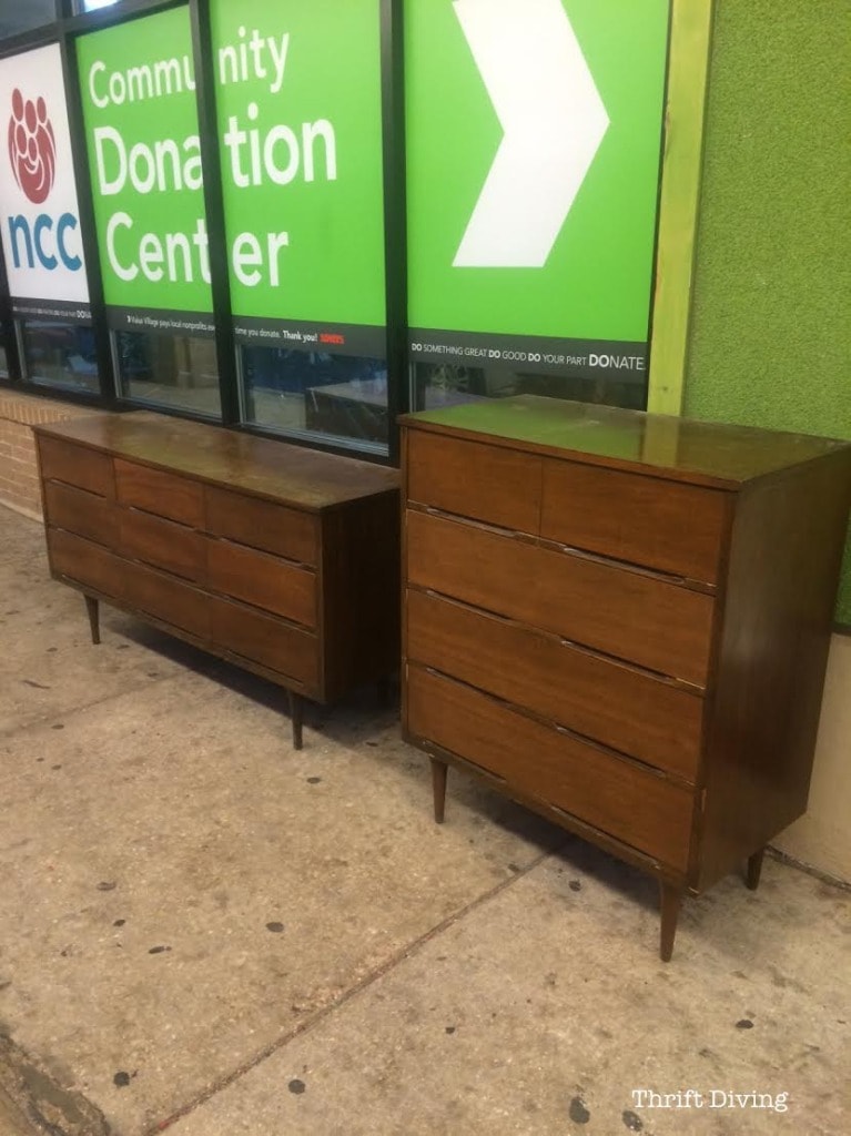 Mid-Century Modern Dresser Makeover Stripped and Refinished - Finding dressers at the thrift store. - Thrift Diving