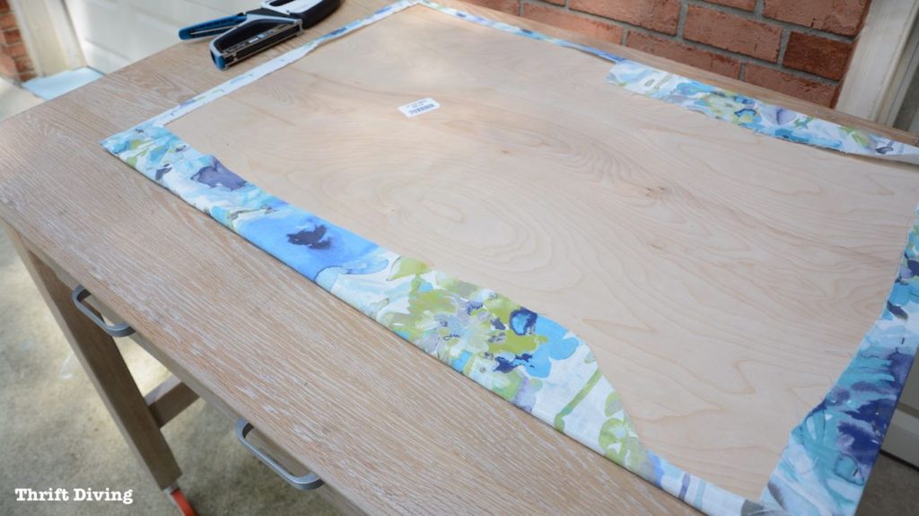 How to Frame Fabric for Wall Art With a Picture Frame