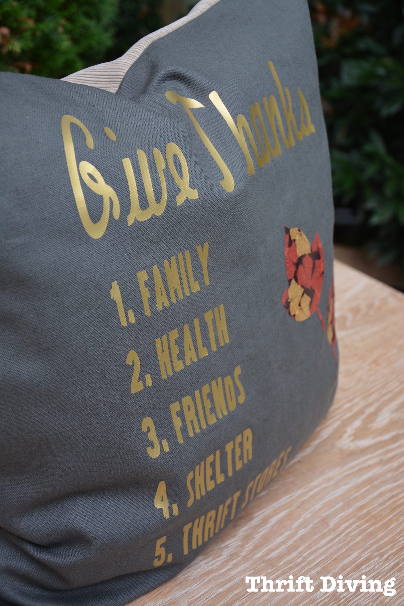 How to sew an iron-on DIY pillow for Thanksgiving - What are YOU thankful for? Say it on a DIY pillow! - Thrift Diving