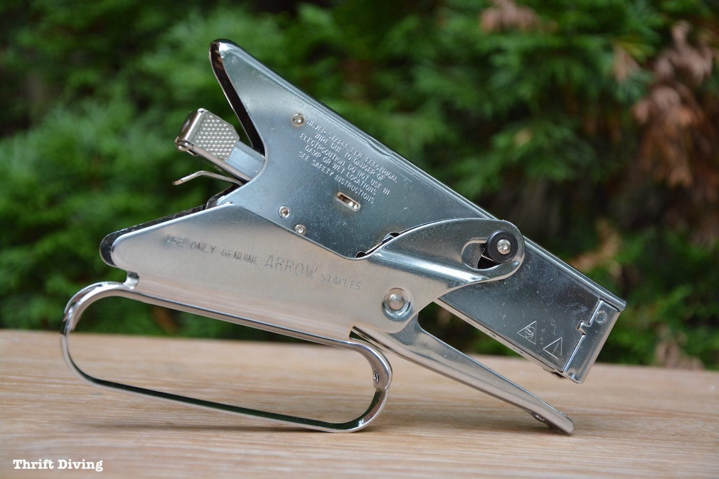 Arrow Fastener Plier Stapler - Great for stapling up to 40 sheets of paper at a time, or holding fabric together while sewing. - Thrift Diving
