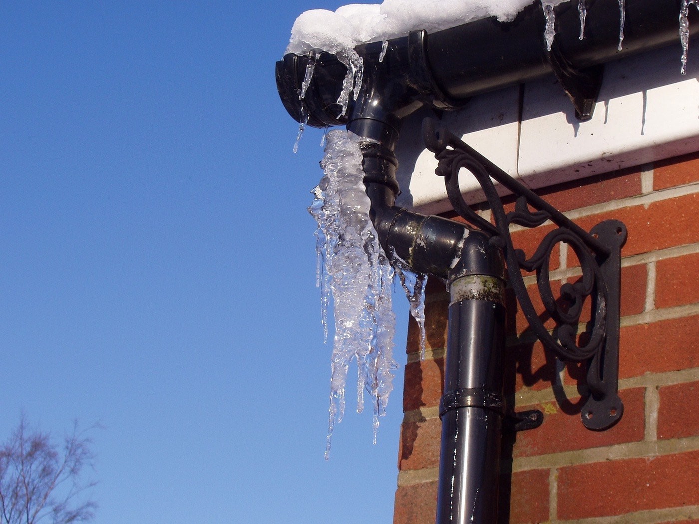 How to Prevent Frozen Pipes: 5 Tips to Protect Your Plumbing