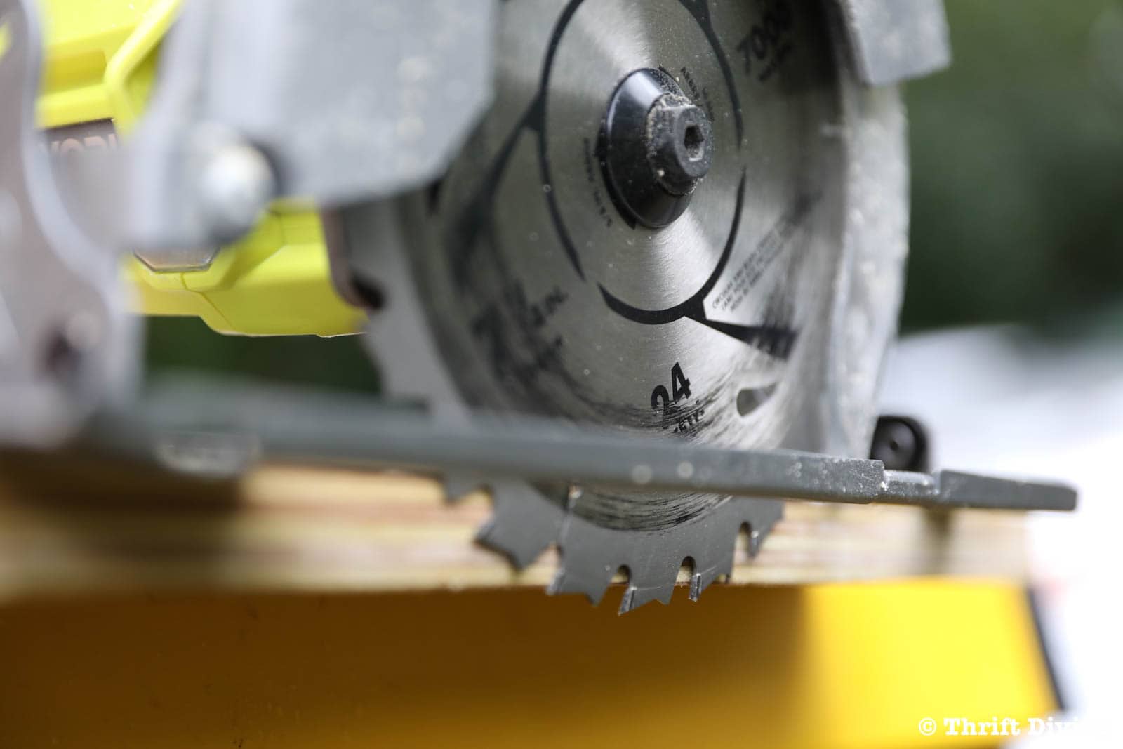 How to Use a Circular Saw - Blade should be lowered to a quarter inch below edge of wood - Thrift Diving