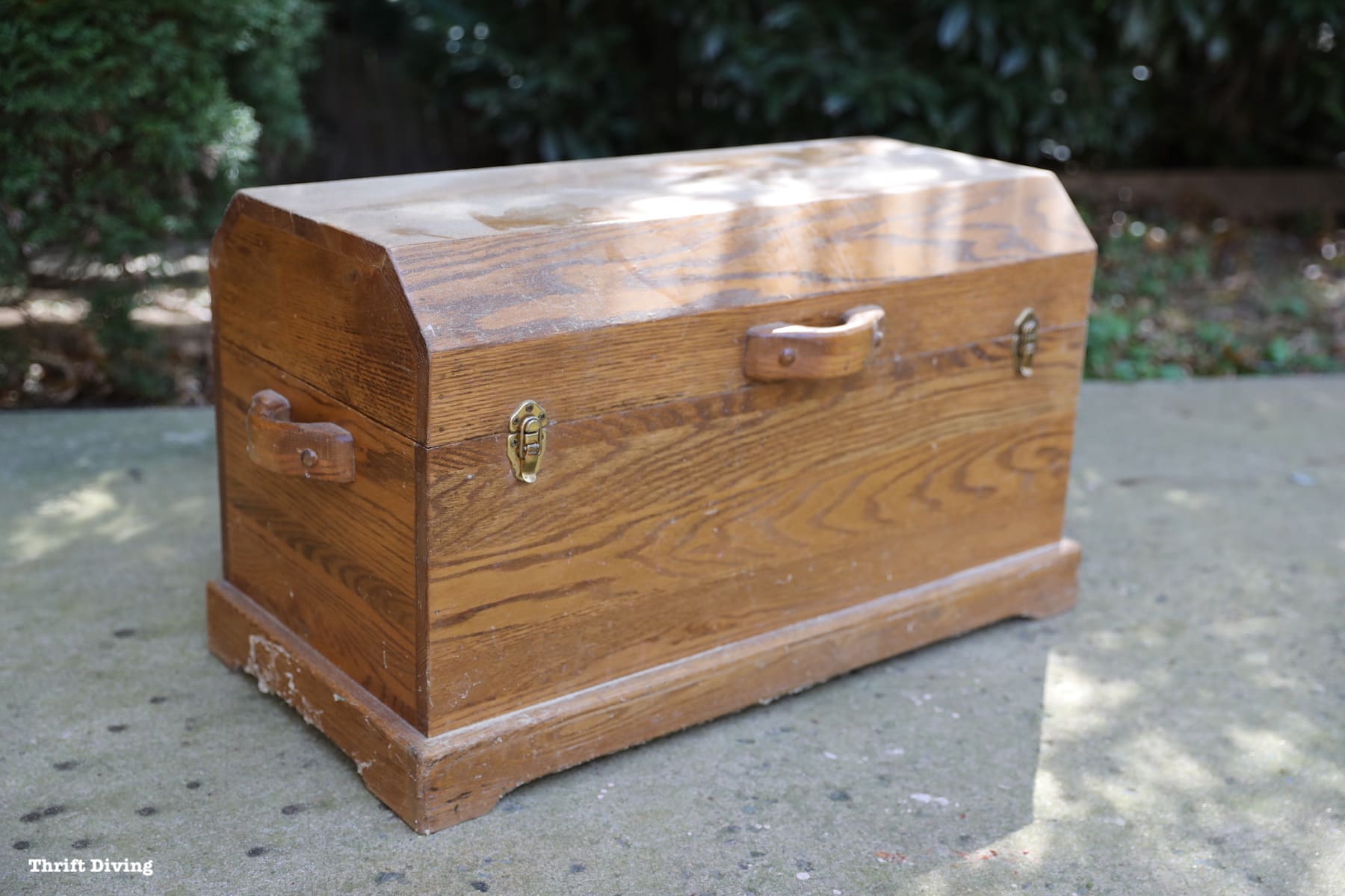 Using liming wax on an oak wood chest - BEFORE - Thrift Diving