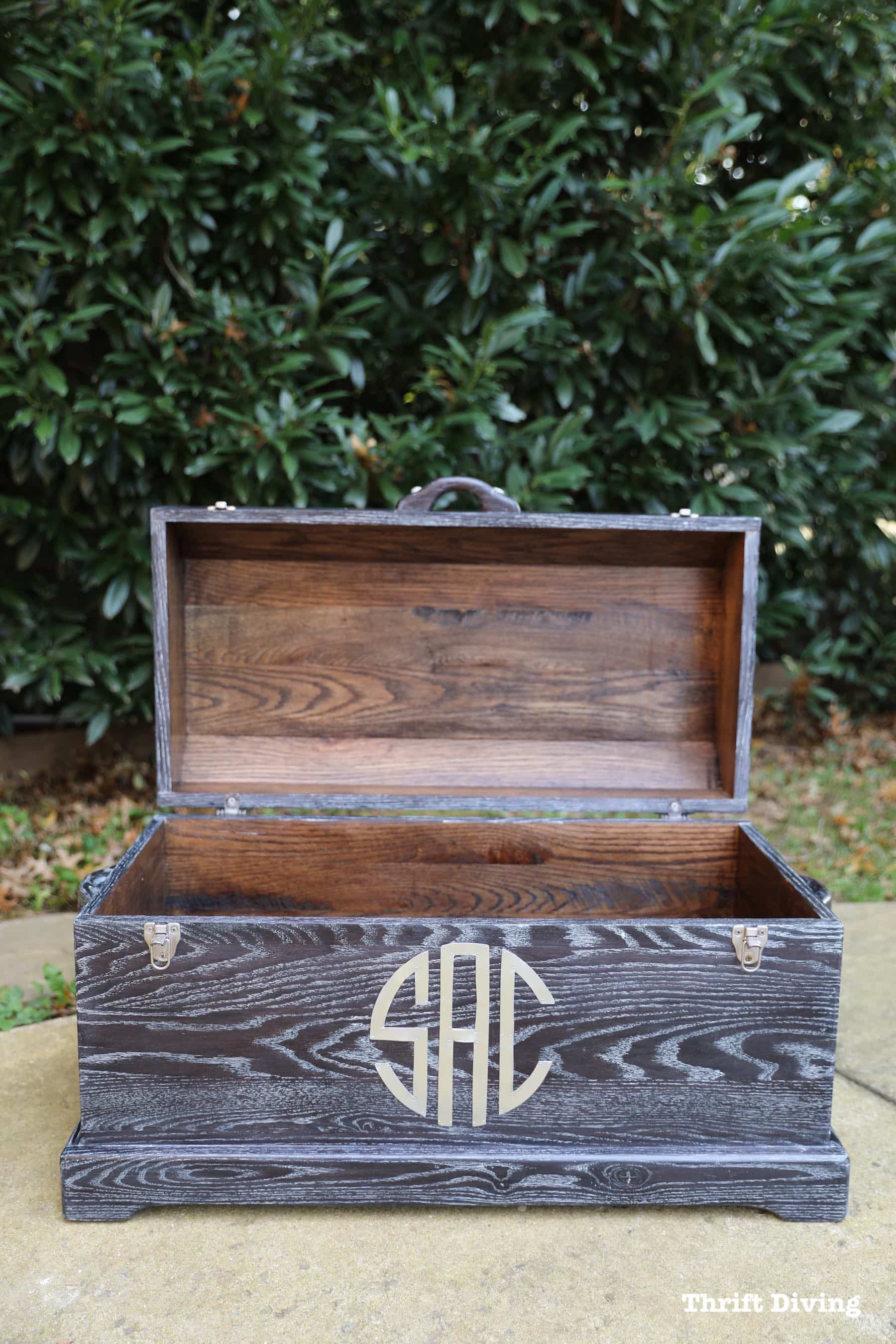 Using liming wax on an oak wood chest - AFTER with metal monogramed letters and perfect for storing blankets! - Thrift Diving