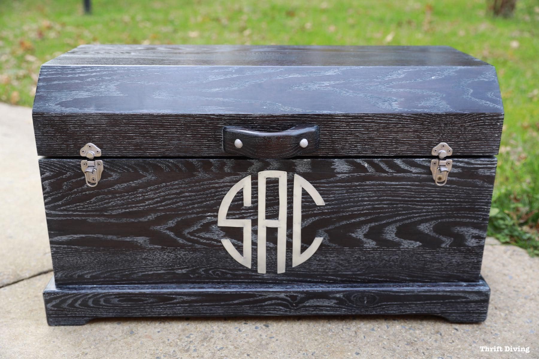 Using liming wax on an oak wood chest - AFTER with metal monogramed letters - Thrift Diving