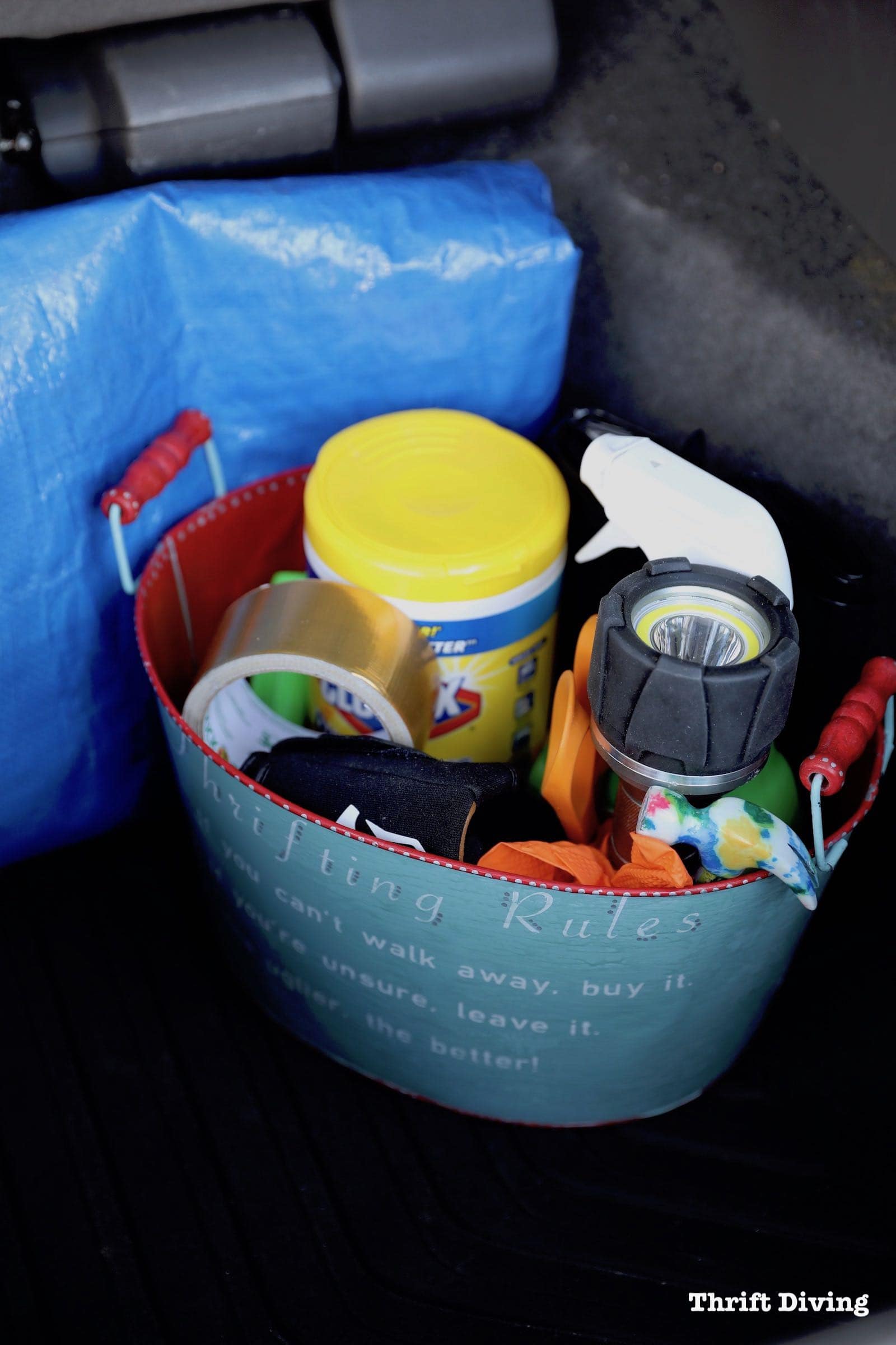How to Make a Thrifting Survival Kit for your Trunk - Keep a thrifting survival kit in your trunk. - Thrift Diving