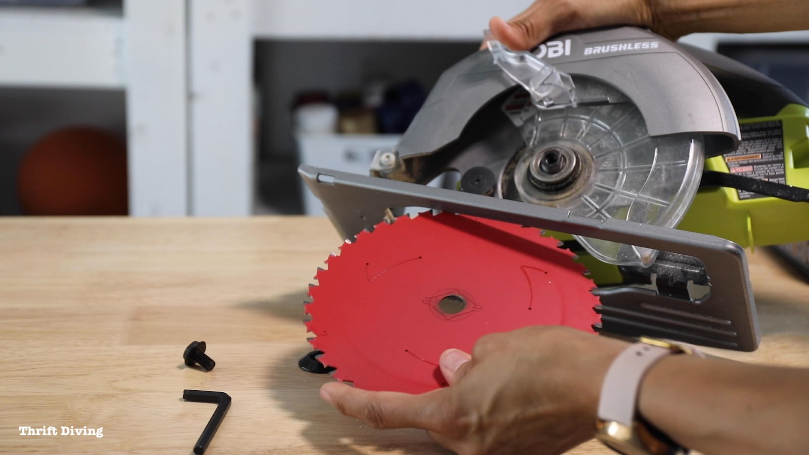 How to change a circular saw blade: Be sure that the blade is cutting in an upstroke manner and that the blade is rotating according to the arrow on the blade - Thrift Diving.