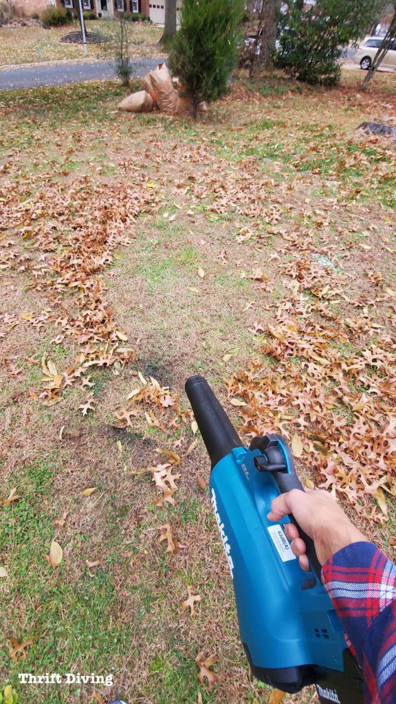 Battery vs gasoline lawn tools - Your arm won't get tired using this leaf blower. - A full review of the Makita 18V Brushless Leaf Blower - Thrift Diving