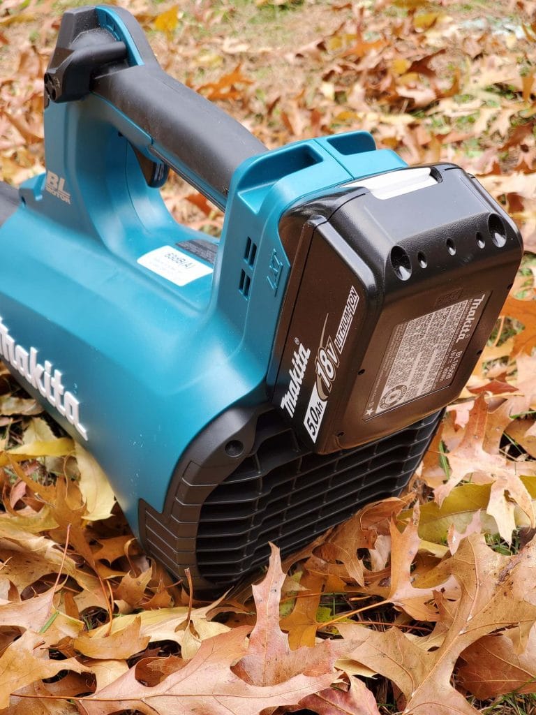 Battery vs gasoline lawn tools - You'll get 10 minutes of continuous run time on full speed with the 5.0 Ah battery. With the 6.0 Ah you'll get 13 minutes of continuous run time on full speed.  - A full review of the Makita 18V Brushless Leaf Blower - Thrift Diving