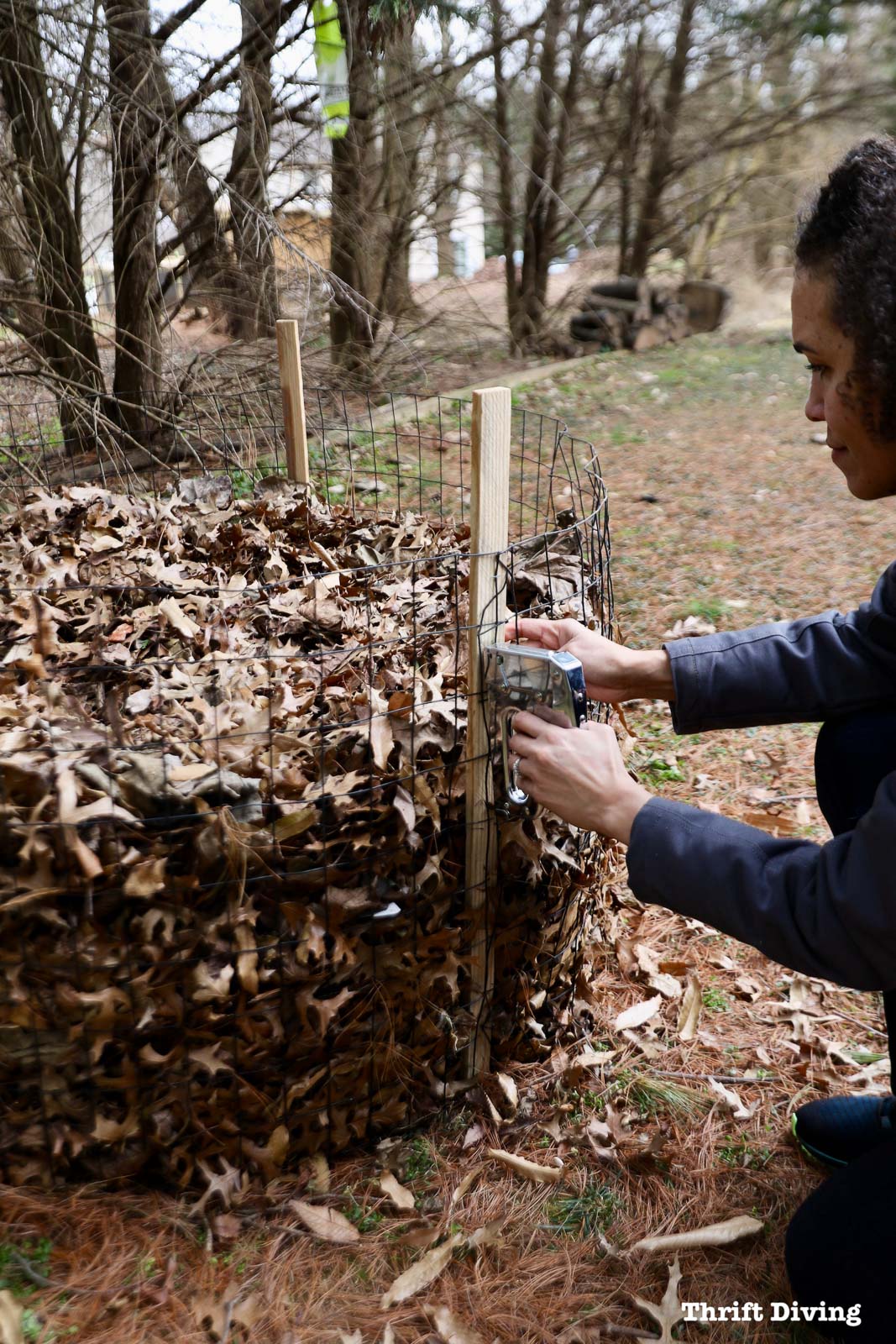 Make a Wire Bin to Recycle Mulched Leaves for the Garden