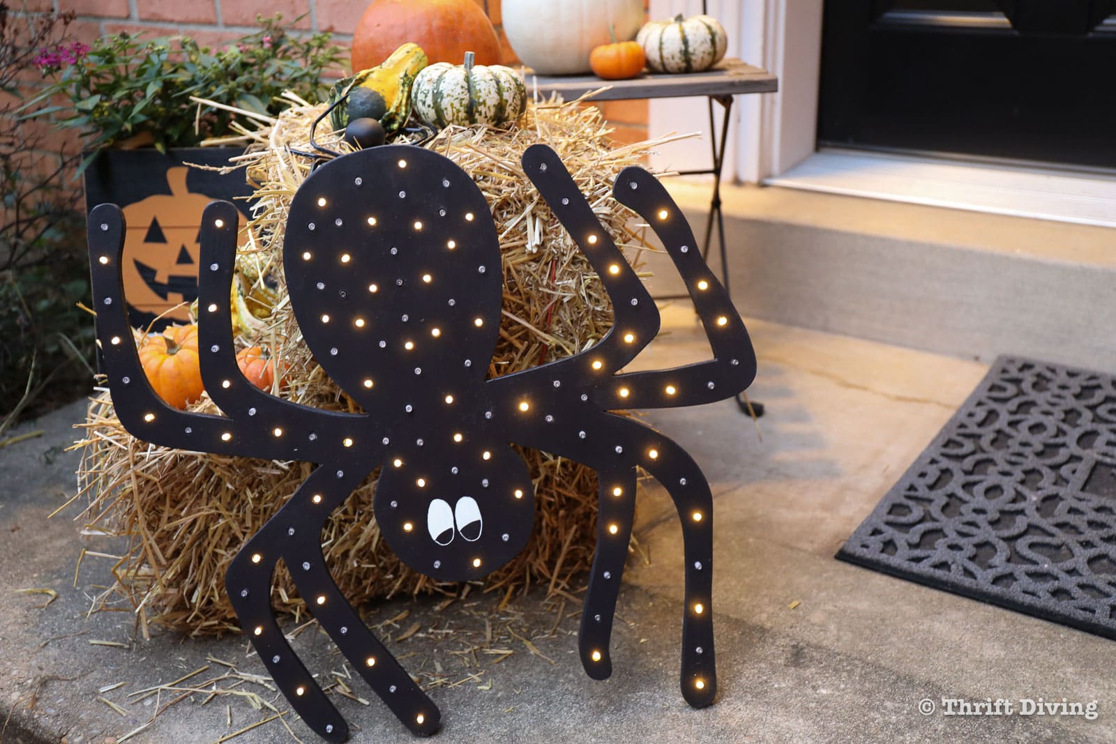 How to Make a Halloween Spider with Lights