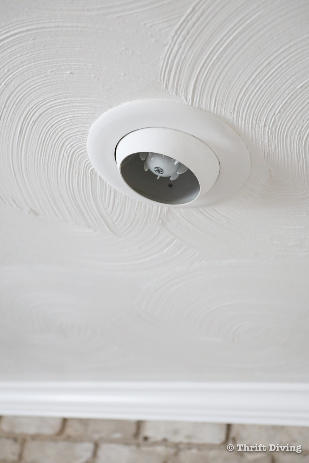 Recessed Lights and How to Retrofit Them for LED Downlights