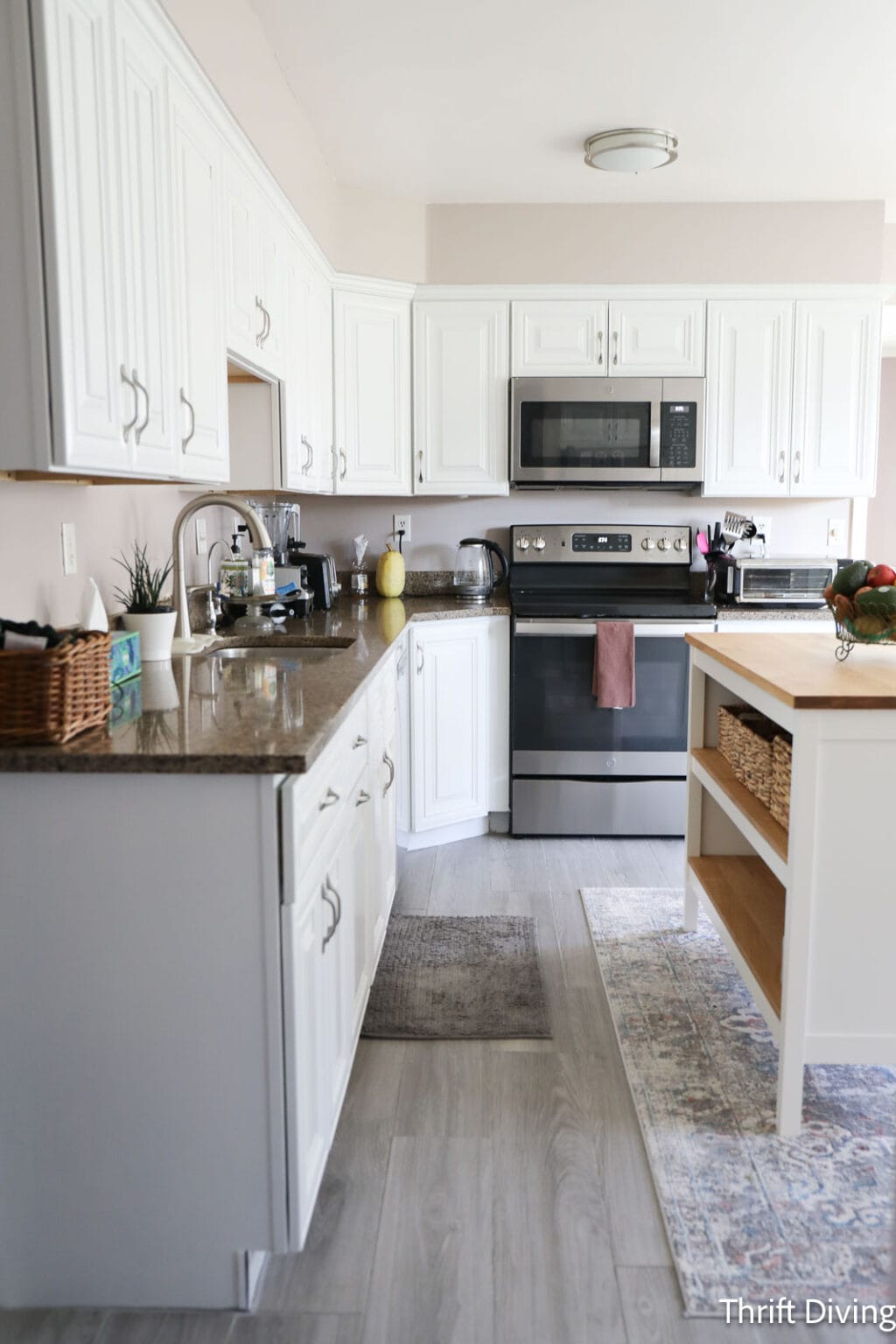 How to Paint Kitchen Cabinets White: Before and After!