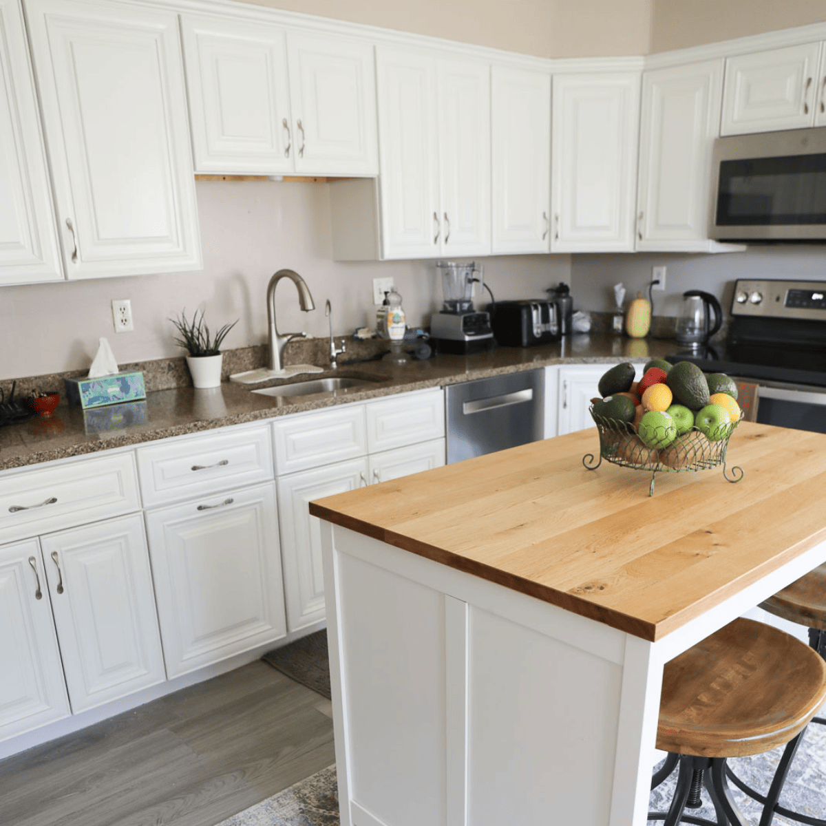 How to Paint Kitchen Cabinets White: The Ultimate Step-by-Step Guide!